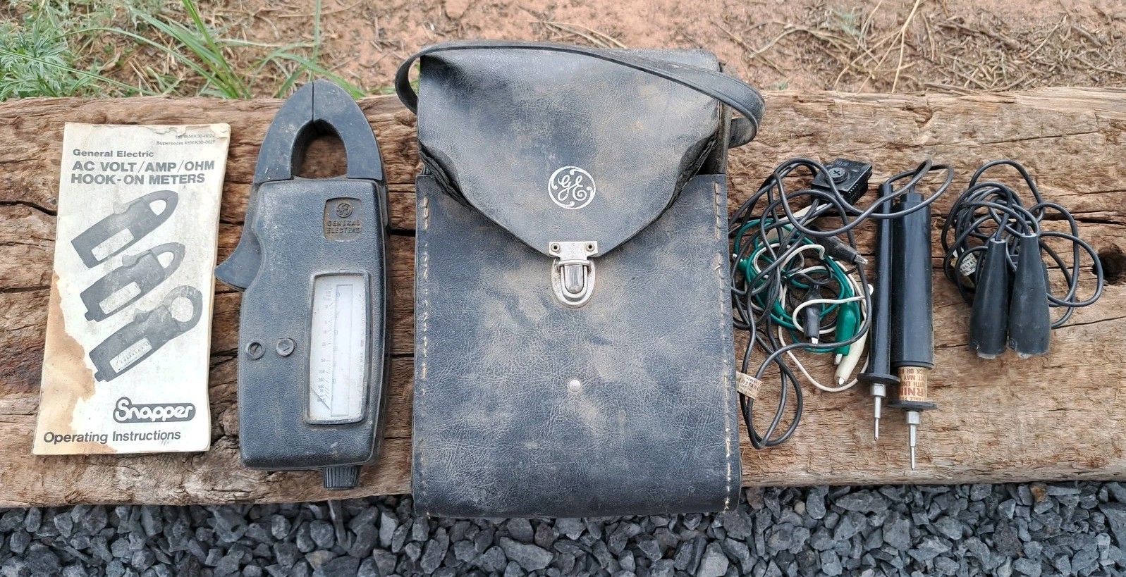 Vintage GE "SNAPPER" Hook-On Meter W/Case & Accessories See Photos