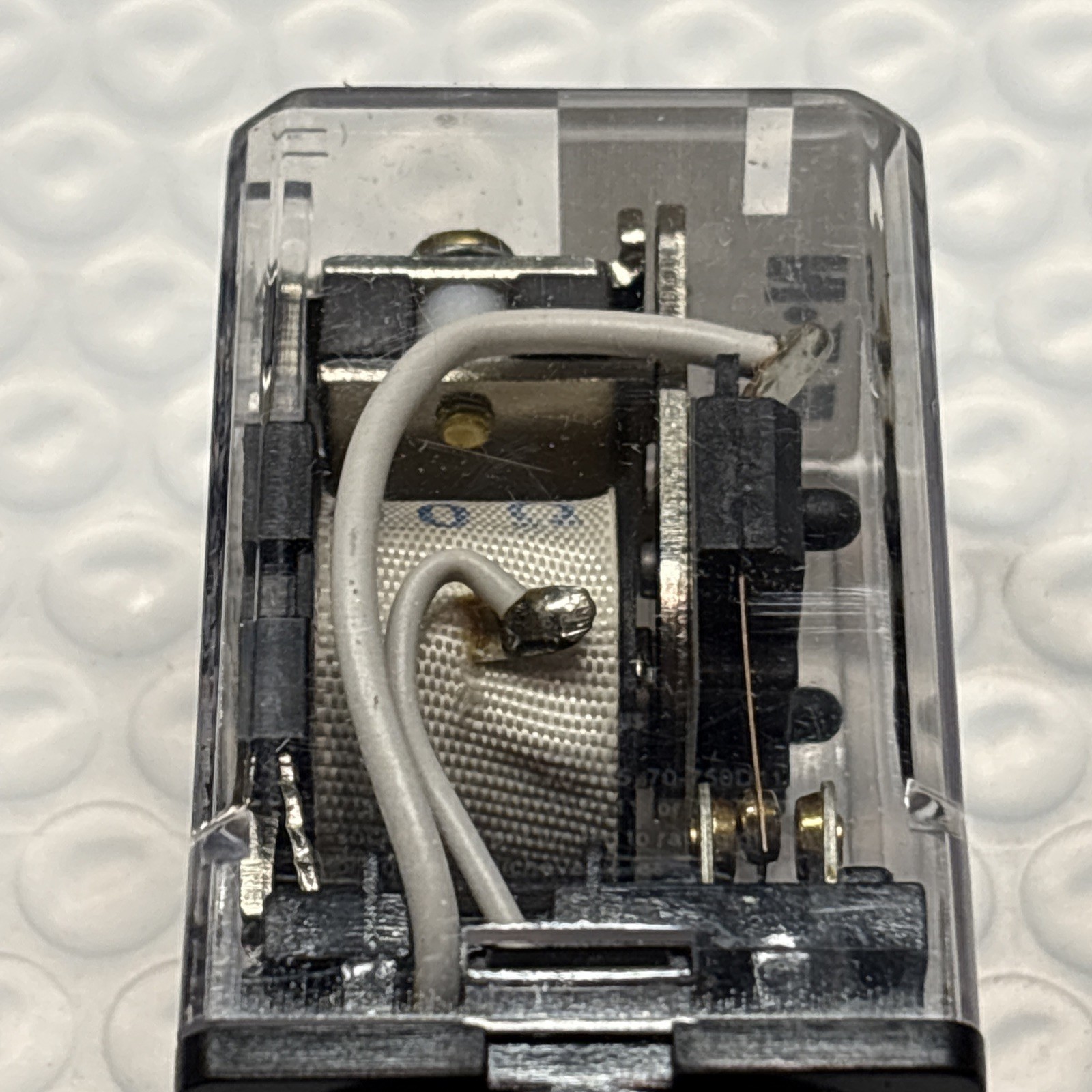 EATON Latching Relay, D2PR5R1, Coil 12 VDC, New