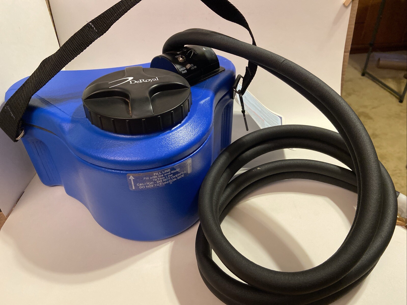 DeRoyal Hot Cold Temperature Therapy Unit w/ Leg Pad And Array Strap T505