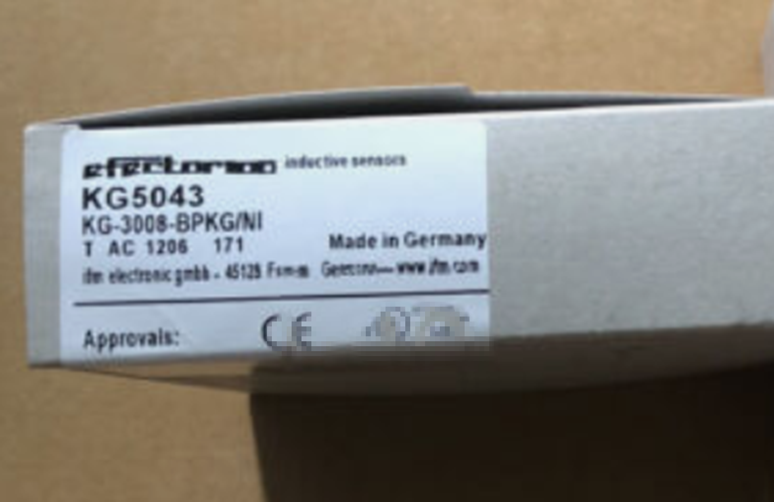 NEW IFM KG5043 KG-3008-BPKG/NI Capacitive Sensor