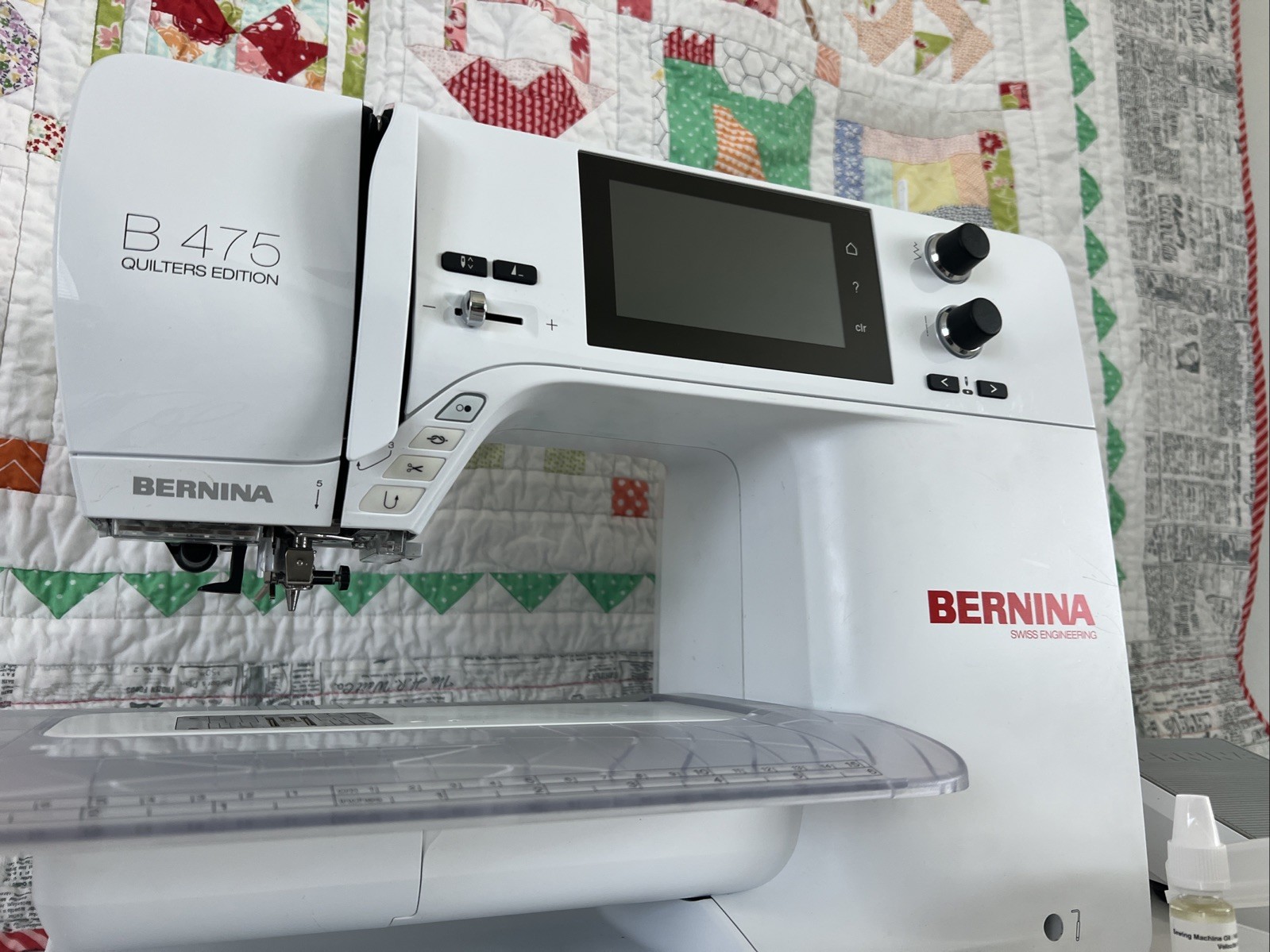BERNINA B 475 QE Sewing and Quilting Machine