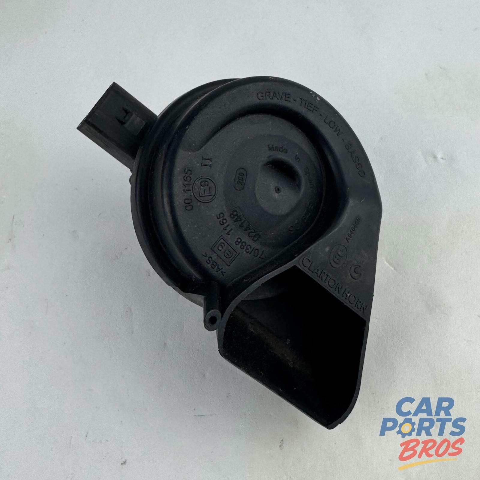 2009 2012 Audi Q5 right passenger side low tone horn 8K0951221 OEM