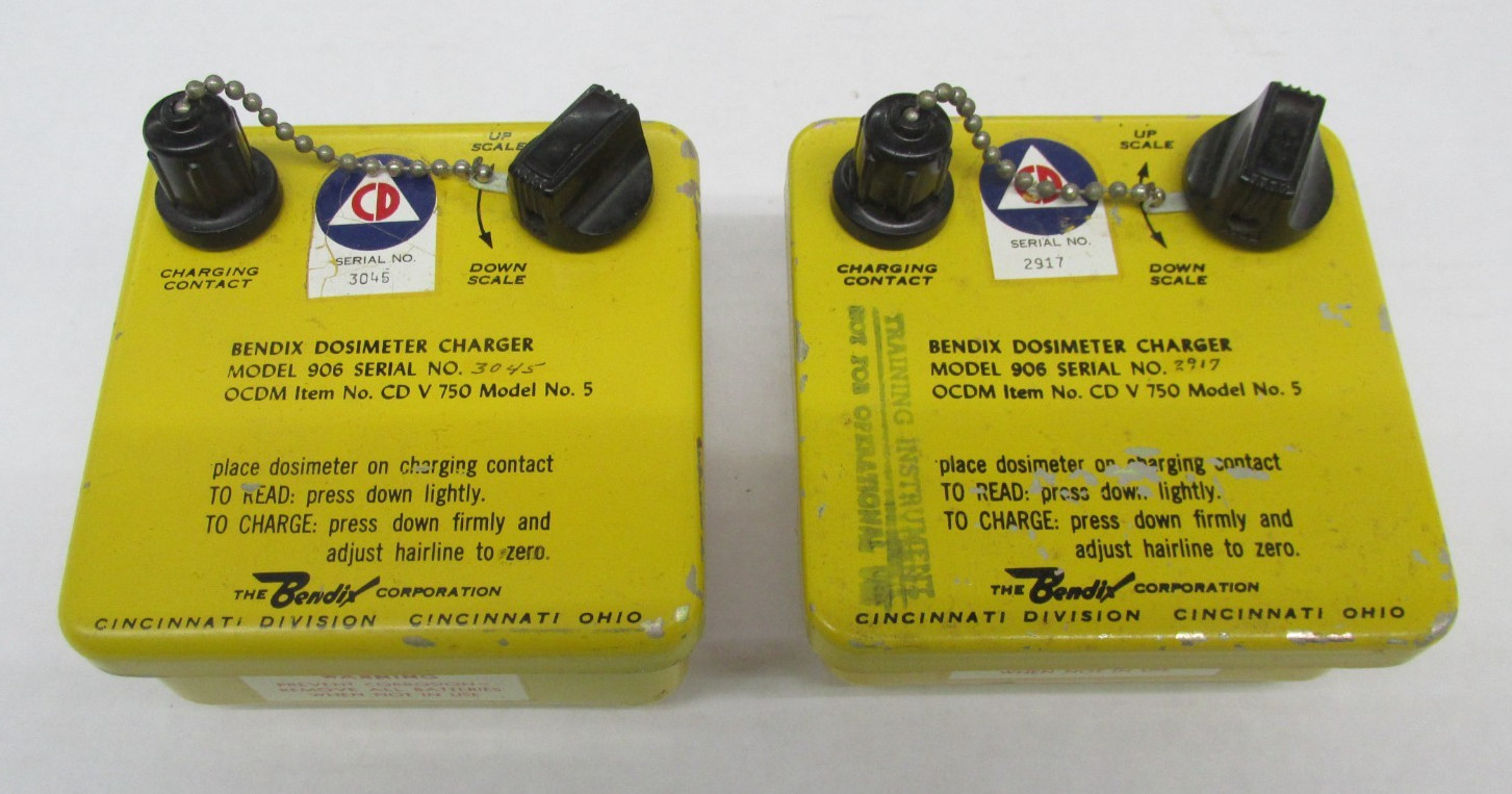 Lot of 2 Bendix CD V-750 Model No 5 Dosimeter Chargers Untested