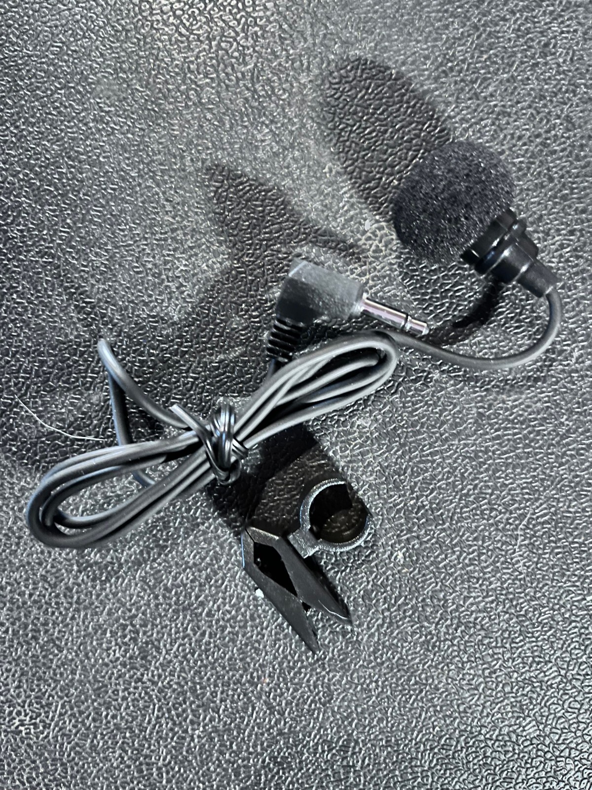 Audio 2000 AWX-609 Lavalier Microphone with Clip & Wireless Transmitter