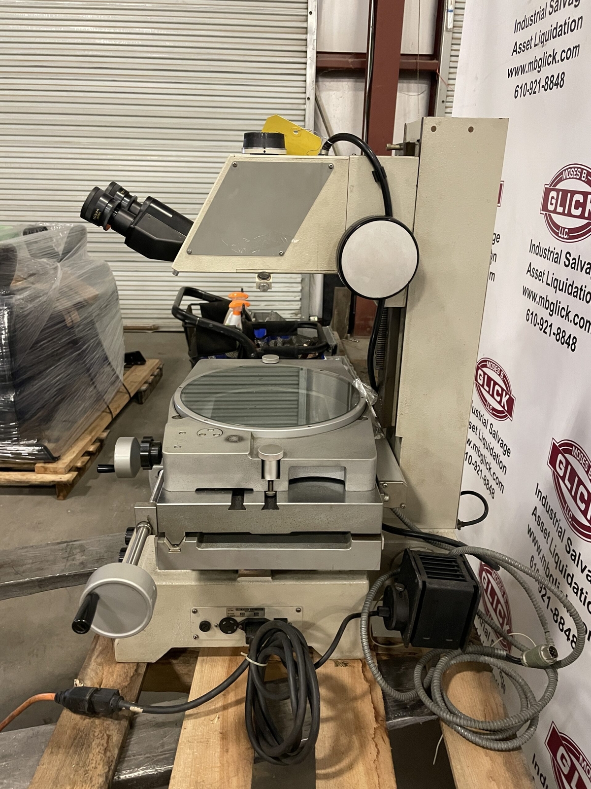 Nikon Measurescope 20 Laboratory/Toolmakers Microscope