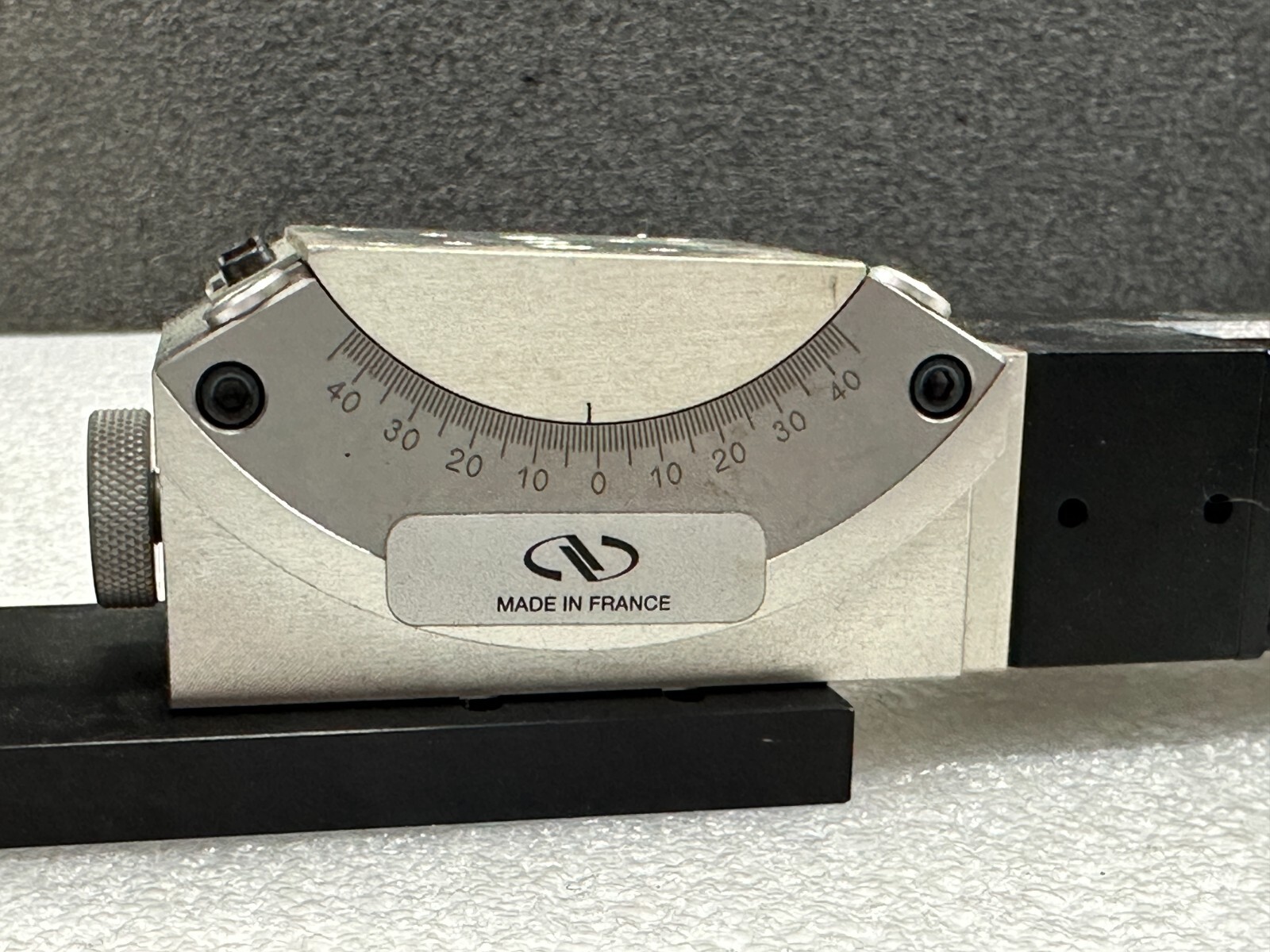Newport Linear Vertical Stage Z413A ENCODER:5V MOTOR: UE31CC FREE SHIPPING 🚚