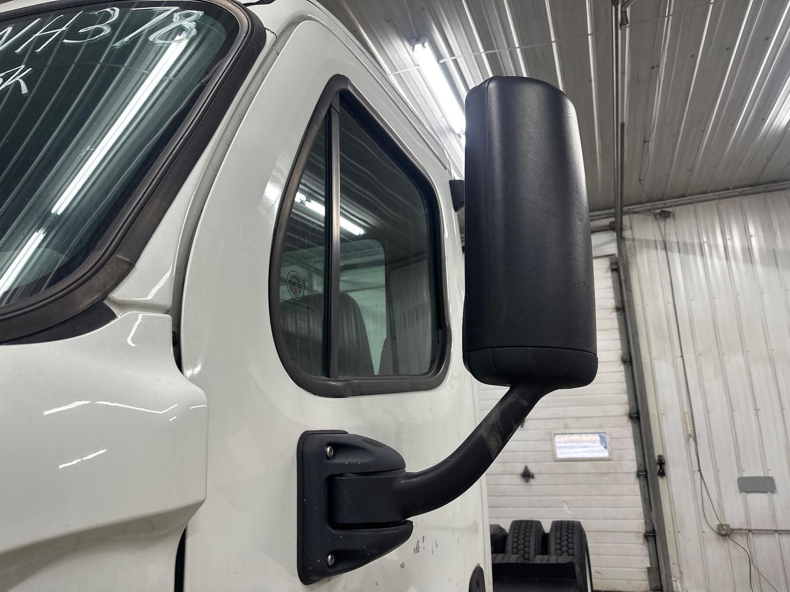 2008-2020 Freightliner CASCADIA POLY Left/Driver Door Mirror - Used