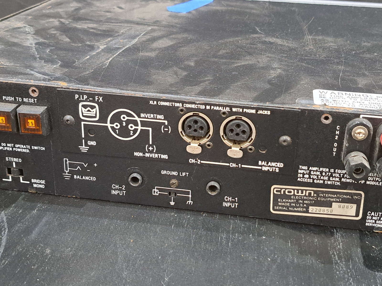 Crown Macro-Tech 2400 2-Channel Power Amplifier