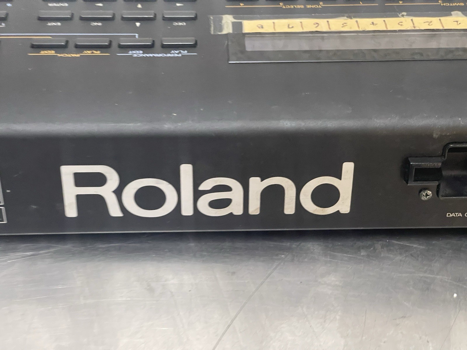 Roland JV 80 MULTI TIMBRAL SYNTHESIZER JV-80 Multi Synthesizer