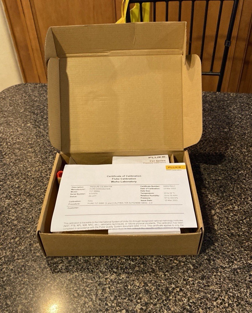 Fluke 717-5000G Pressure Calibrator