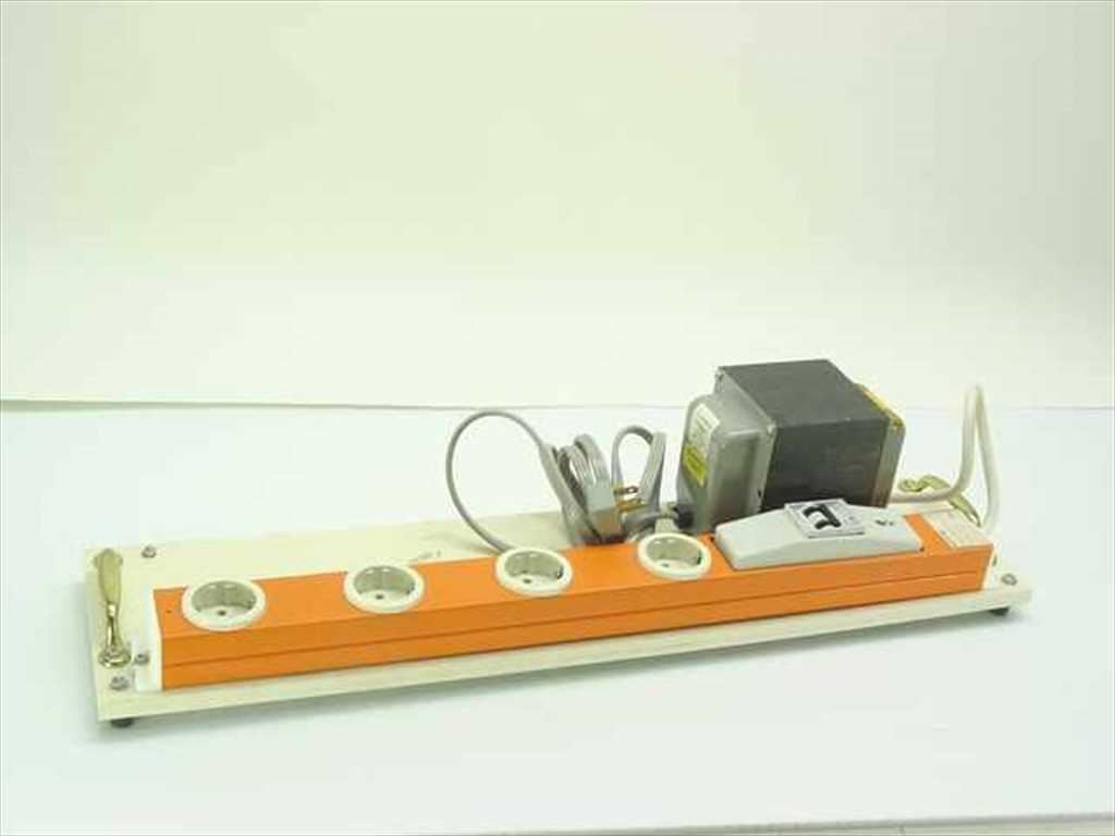 Knurr 4-Port PDU 16A 250V Isolation Transformer Schuko Outlets Siemens Breaker