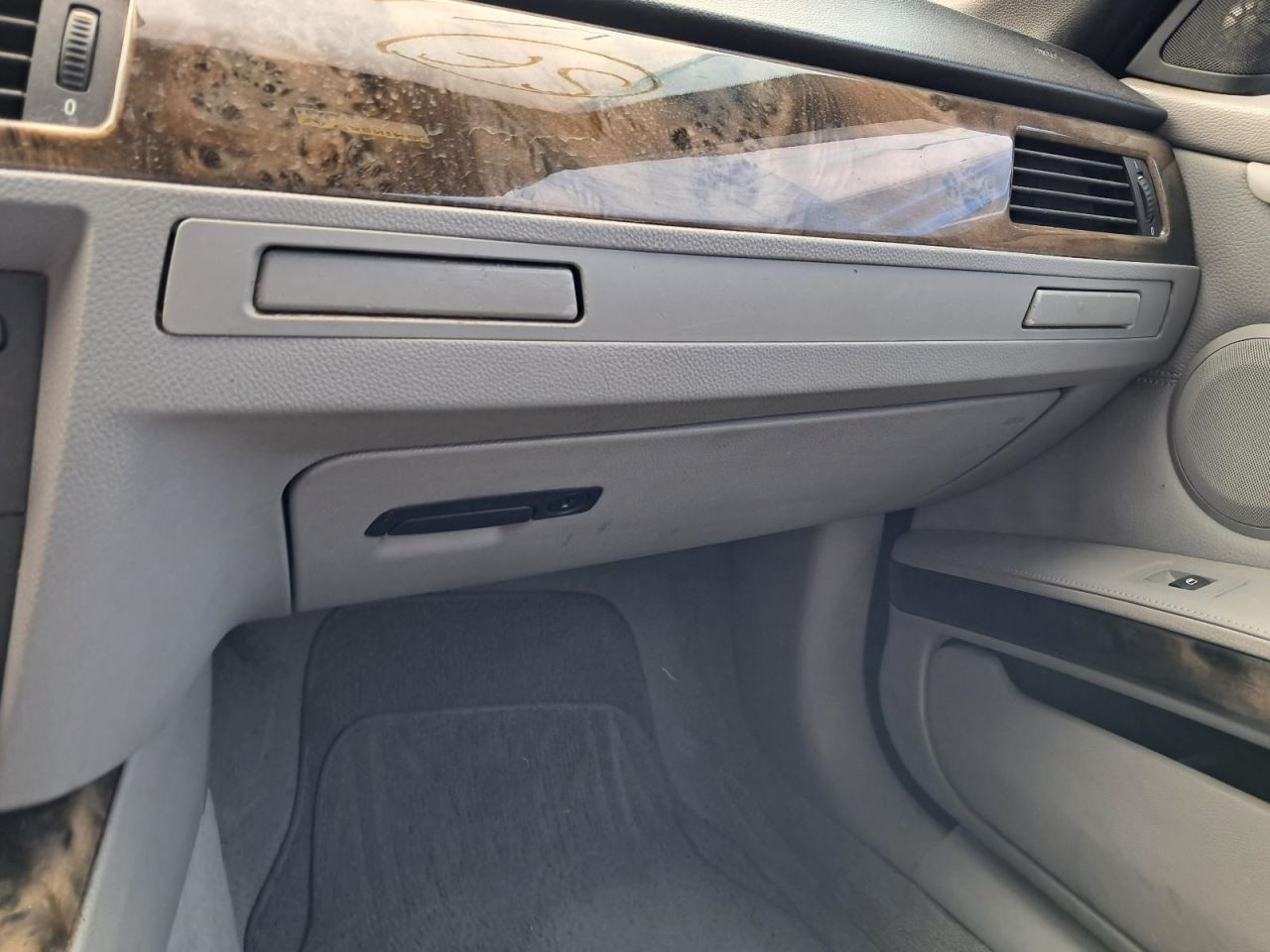 335I 2007 Glove Box 4808698