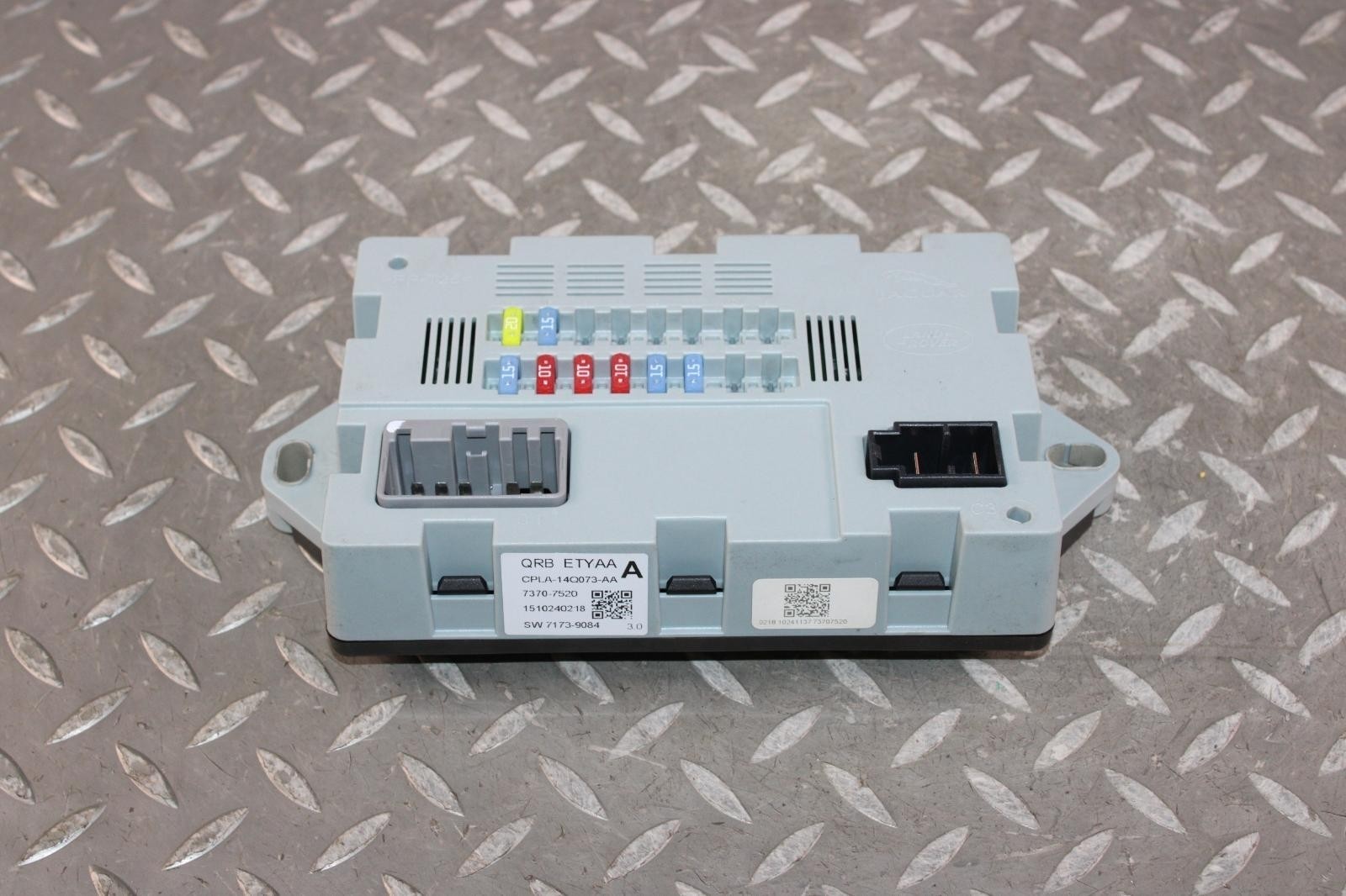 16' Jaguar XF Electronic Cabin Fuse Relay Power Distribution Box Housing OEM OE