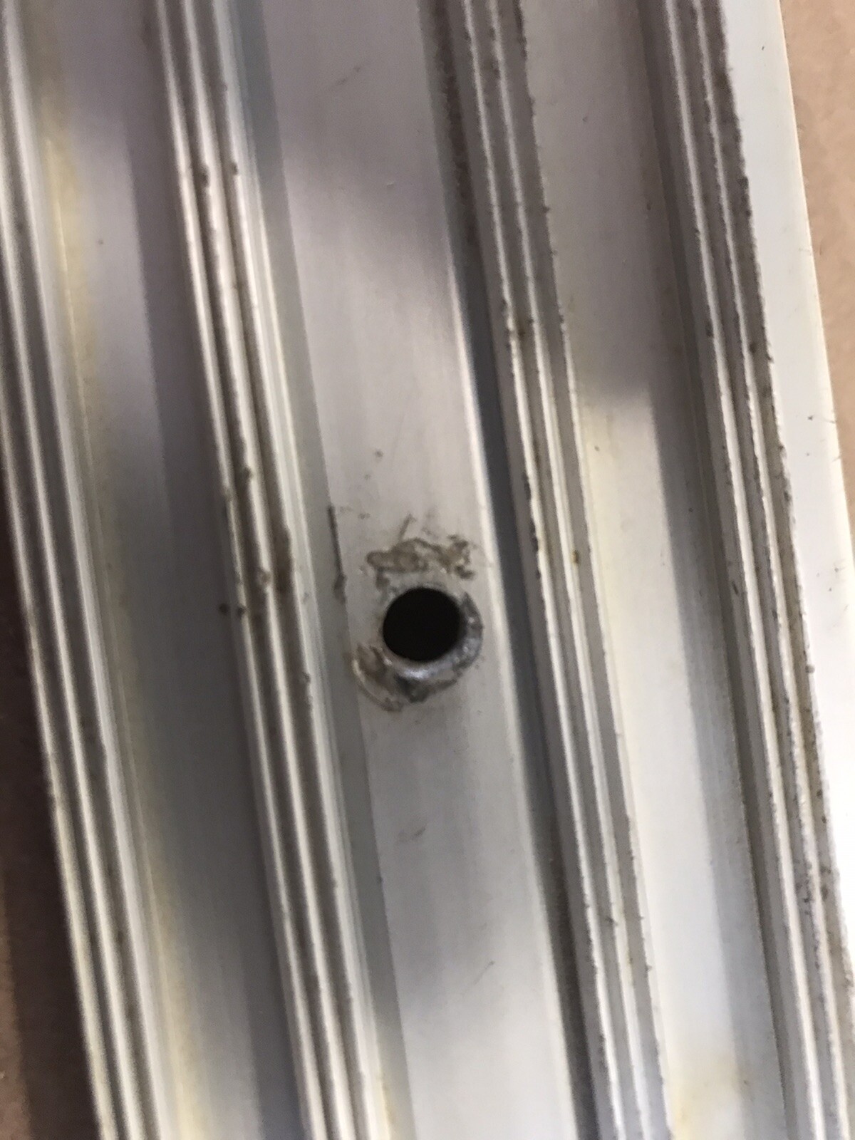 1983 INTERNATIONAL 9670 OUTER DOOR SILL