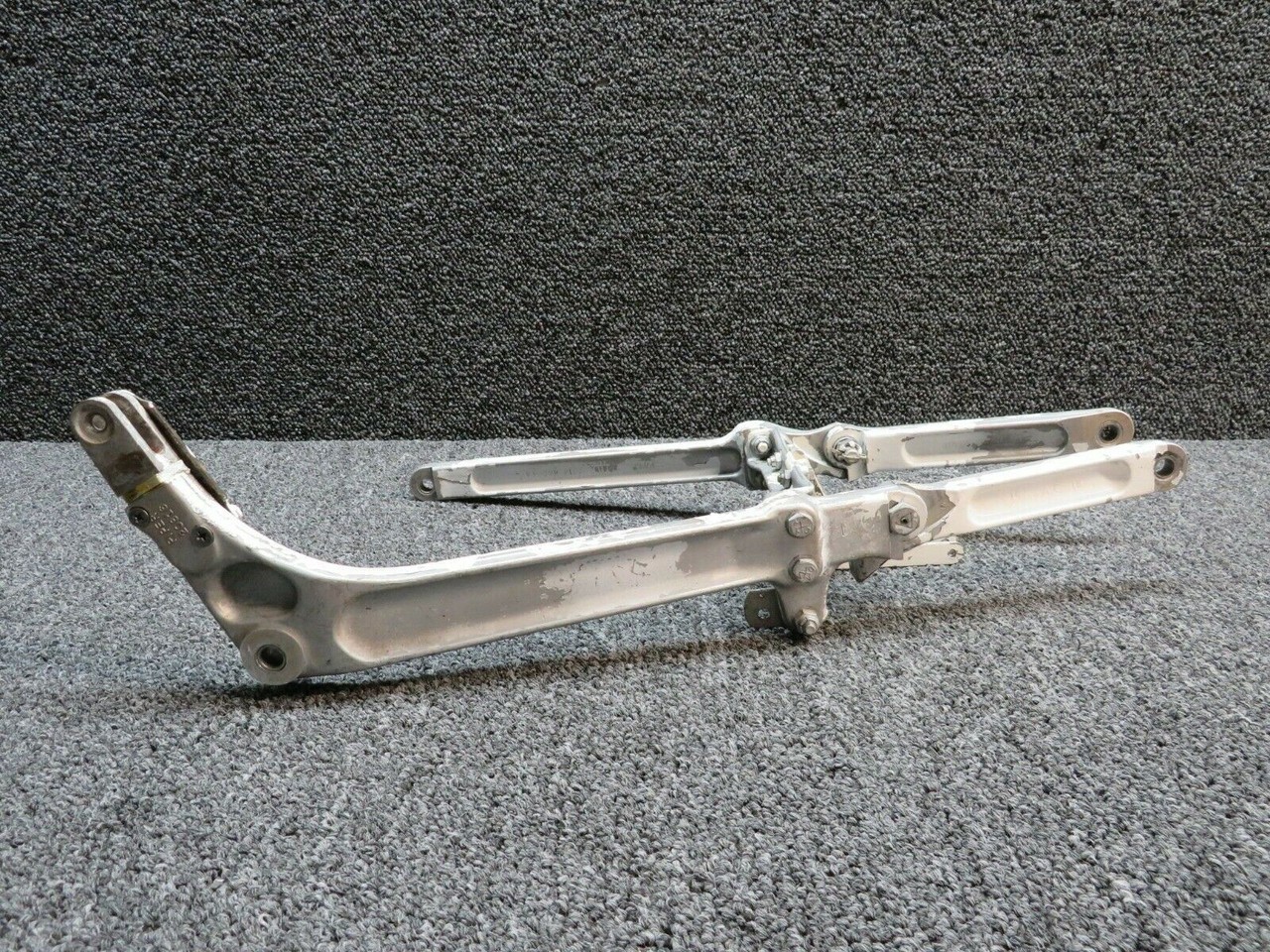 754-429 / 20819-000 / 20814-000 Piper PA24-250 Nose Gear Retract Drag Assembly