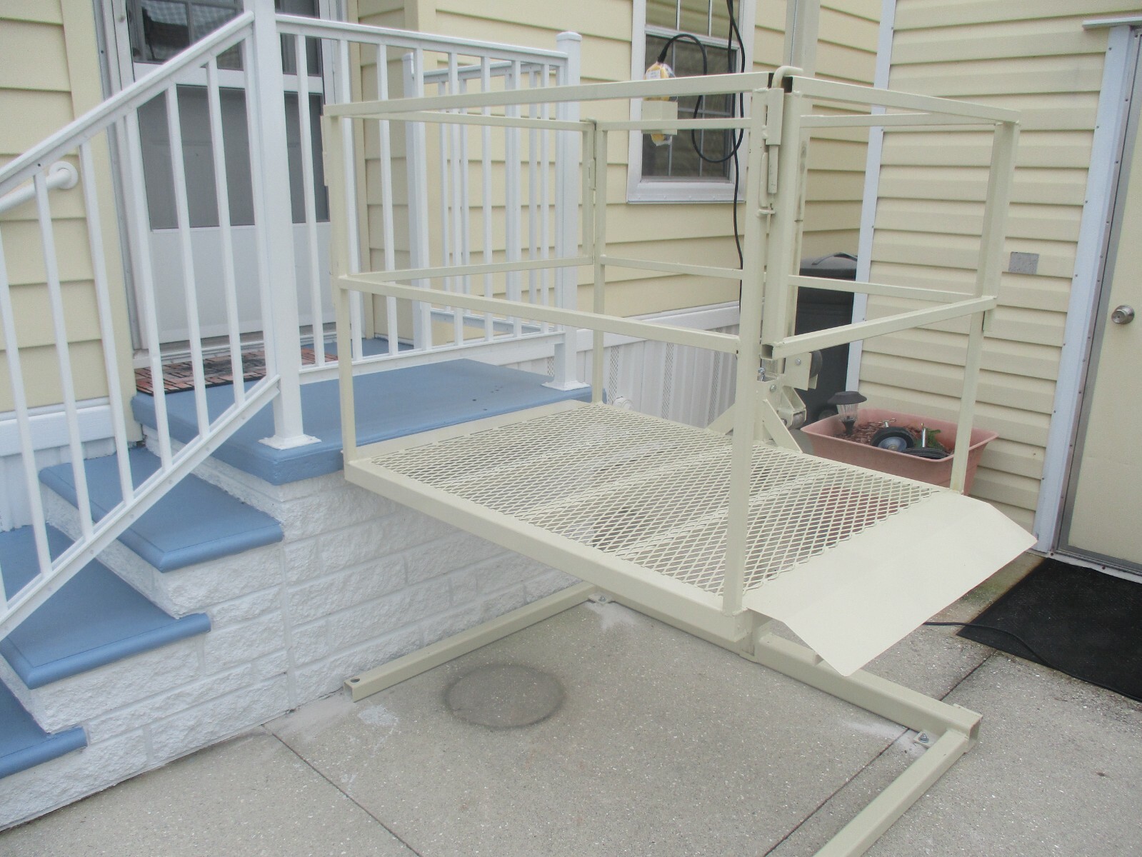 Vertical Platform Lift/Elevator