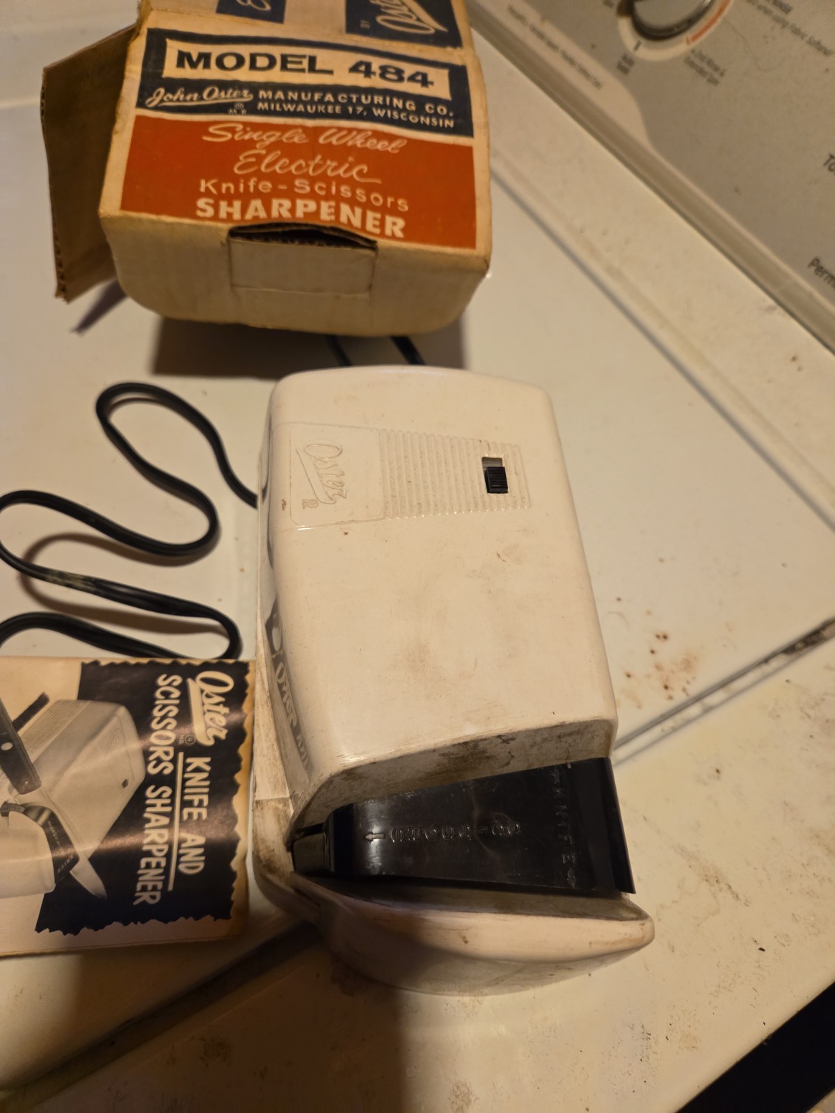 VINTAGE Oster. WhiteElectric Knife Sharpener  Mid Century MCM