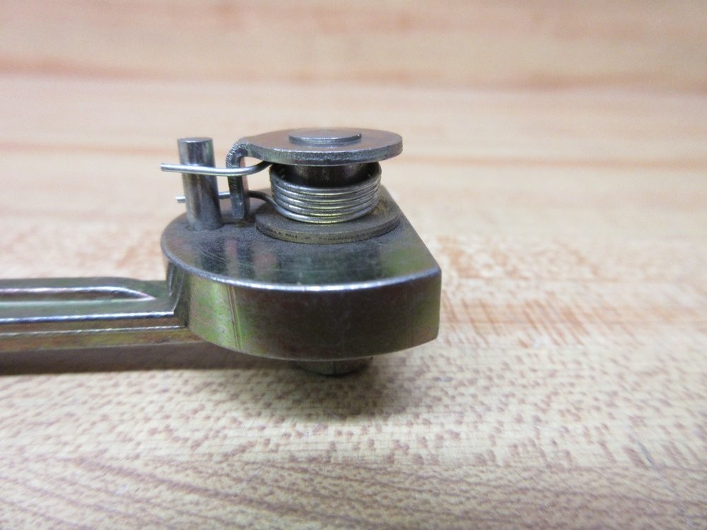 Schneider 2441-C6-X4 Square D Roller Lever Arm EA-3 No Screw