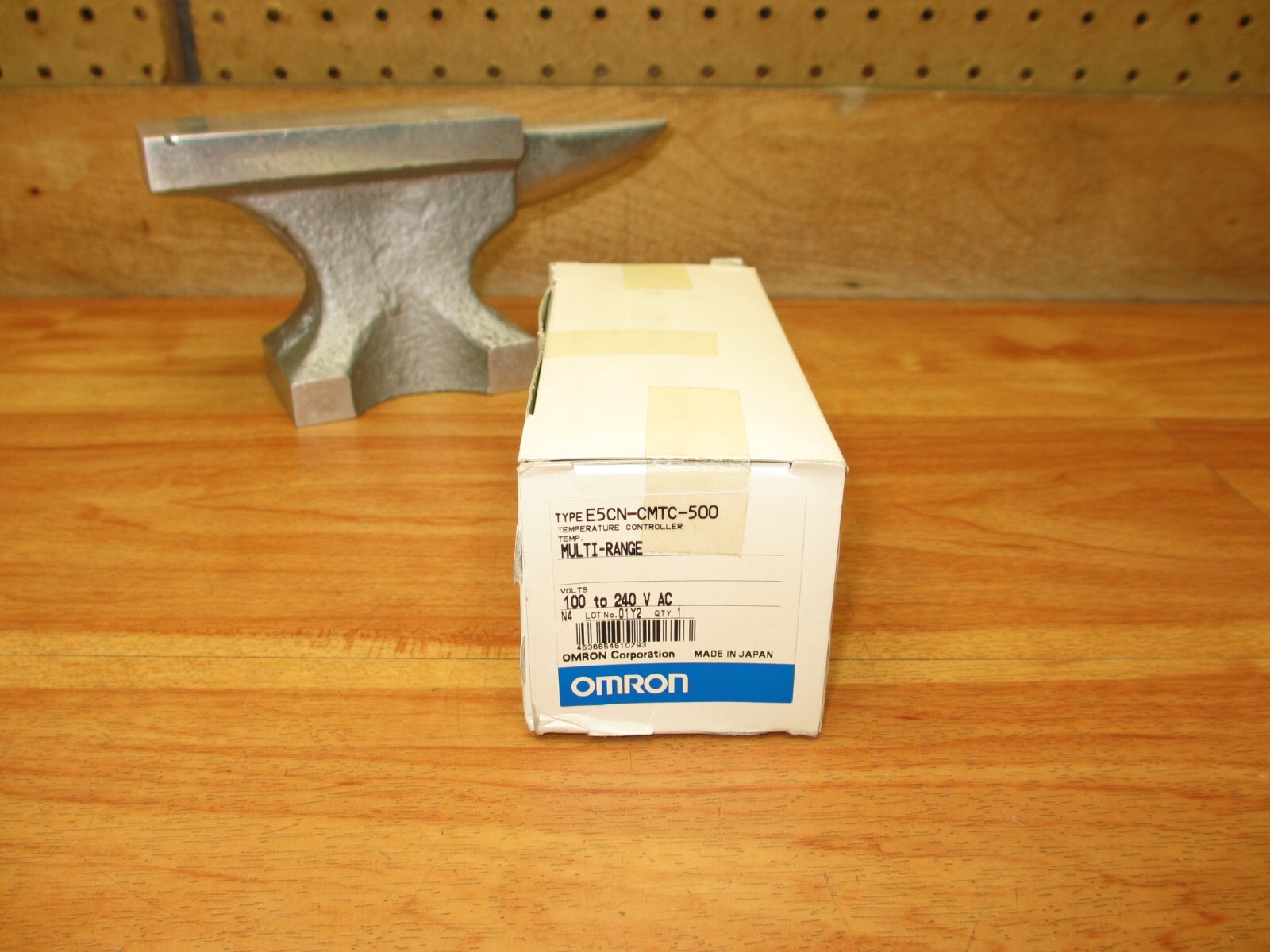 Omron E5CN-CMTC-500 *NEW* Digital Temperature Controller 100-240VAC