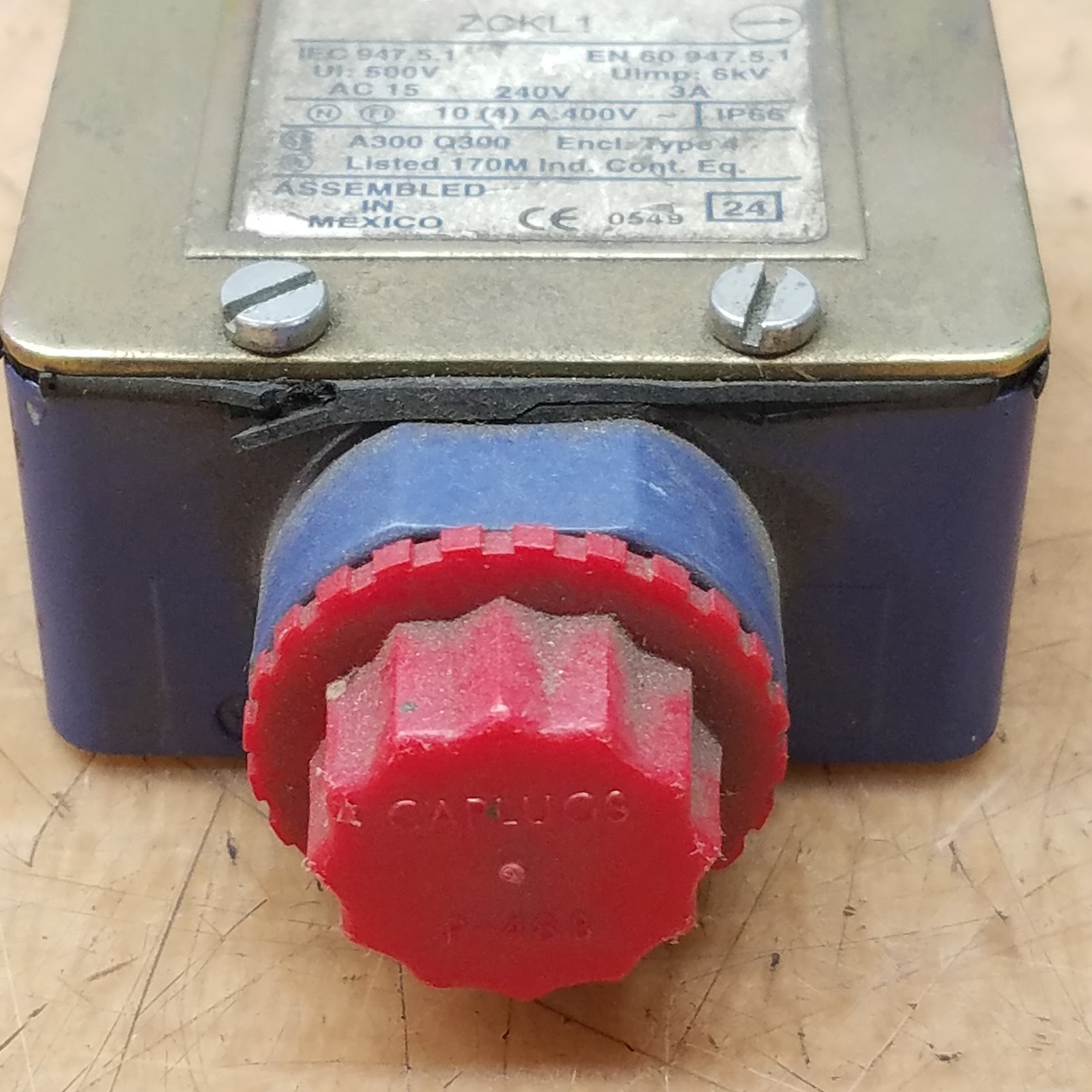 Telemecanique ZCKL1 Limit Switch, 240V, 3A, 6Kv - USED