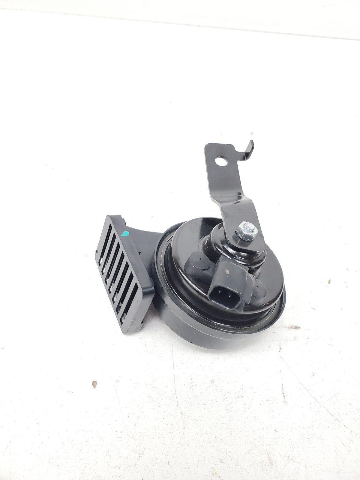2024 CHEVROLET TRAX LEFT DRIVER SIDE LOW NOTE TONE HORN SIGNAL OEM