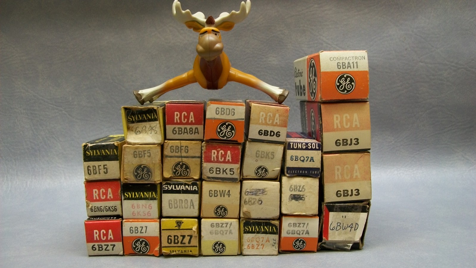 6BA8, 6BA8A, 6BD6, 6BF5, 6BF6, 6BK5, 6BQ7A & more Vacuum Tubes  Lot of 26