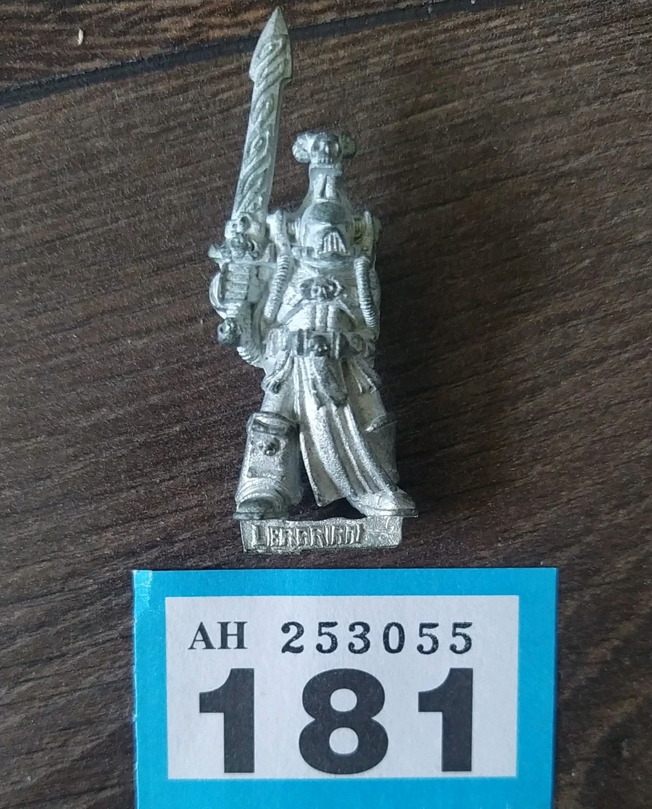 40k Space Marine Librarian with force sword - Metal Oop