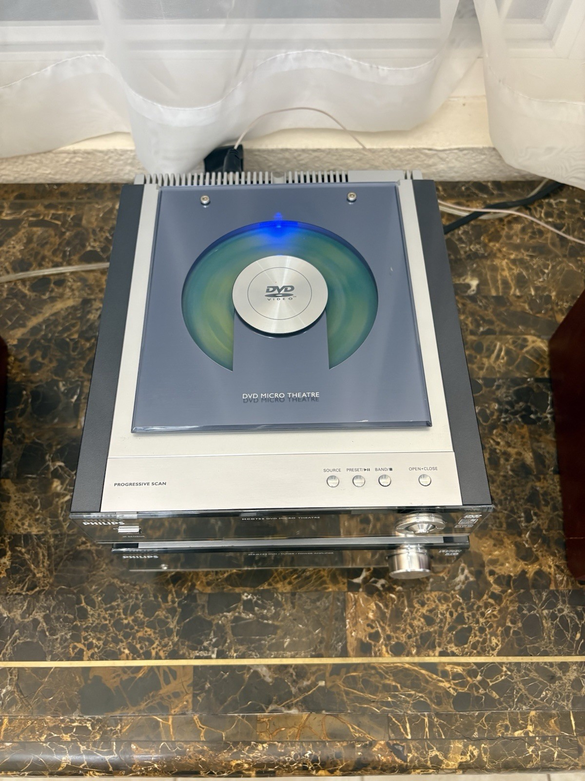Philips MCD702 Micro Theatre DVD/CD Player, Tuner, Amp, Speakers, Remote WORKING