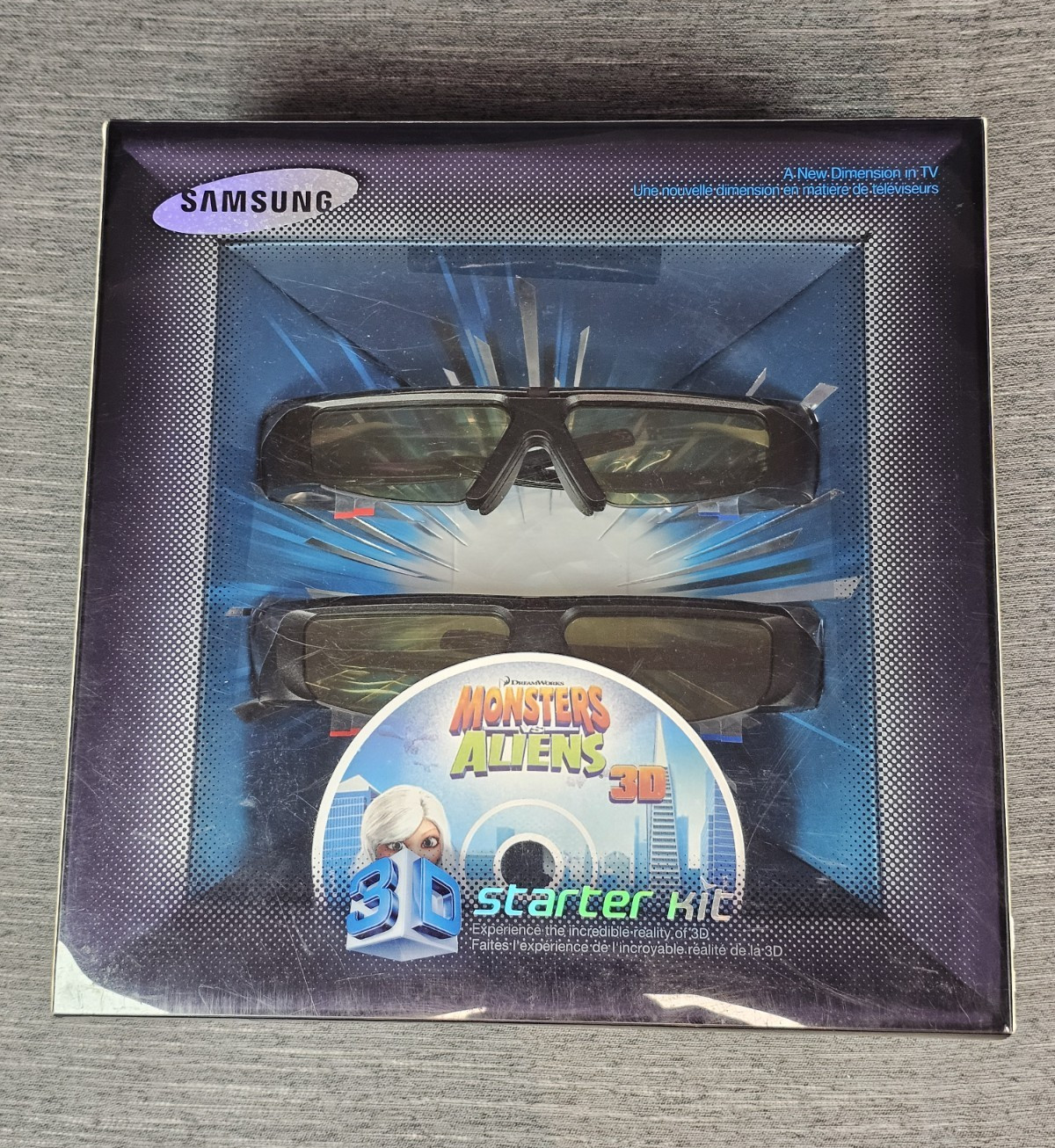 Samsung 3D Starter Kit w/3D Glasses x2 + 3D Blu-ray Monsters Vs Aliens Disc