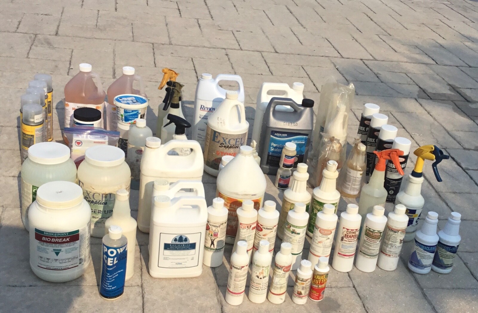 Carpet / tile and grout cleaning equipment