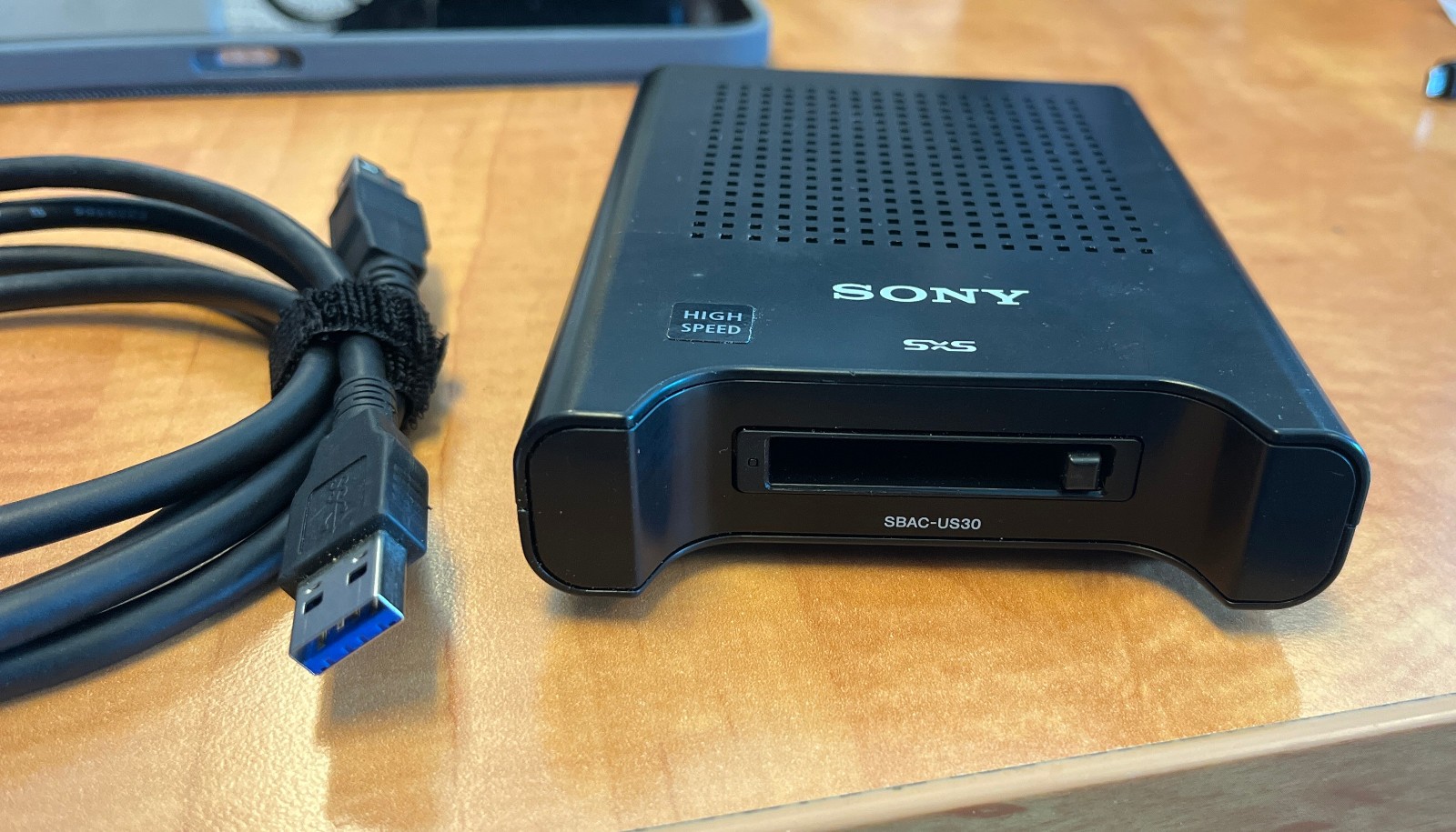 Sony SBAC-US30 SxS Memory Card USB Reader/Writer Card Reader USB Connectivity