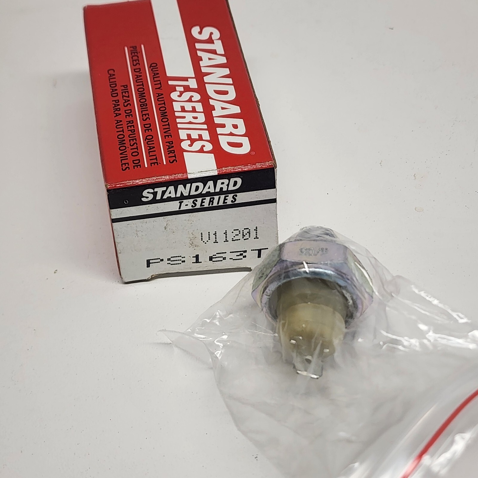 Engine Oil Pressure Sender-With Light Standard PS163T