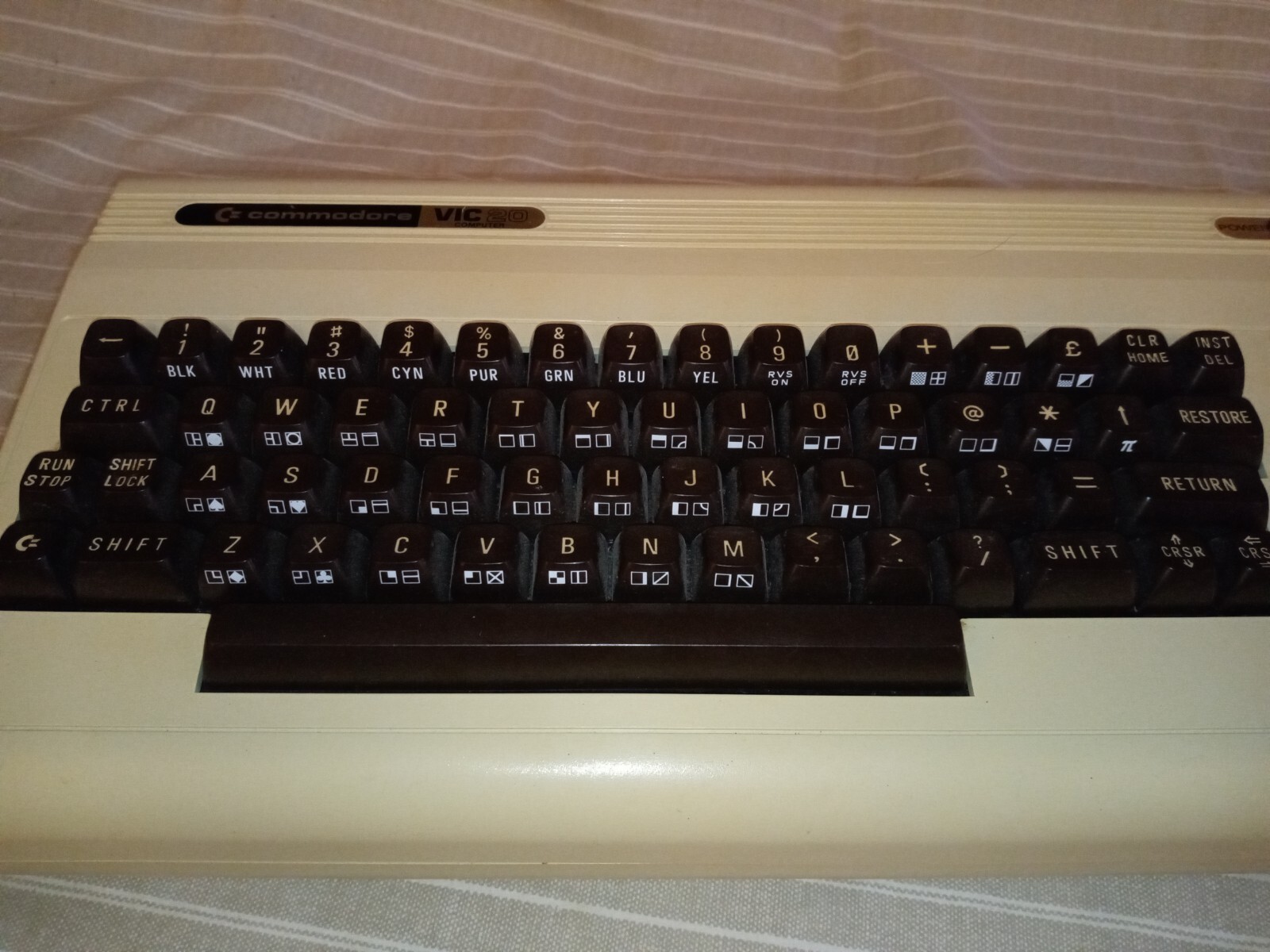 Vintage 1982 Commodore VIC-20 Computer, Datassette, Power Supply, Manual WORKING