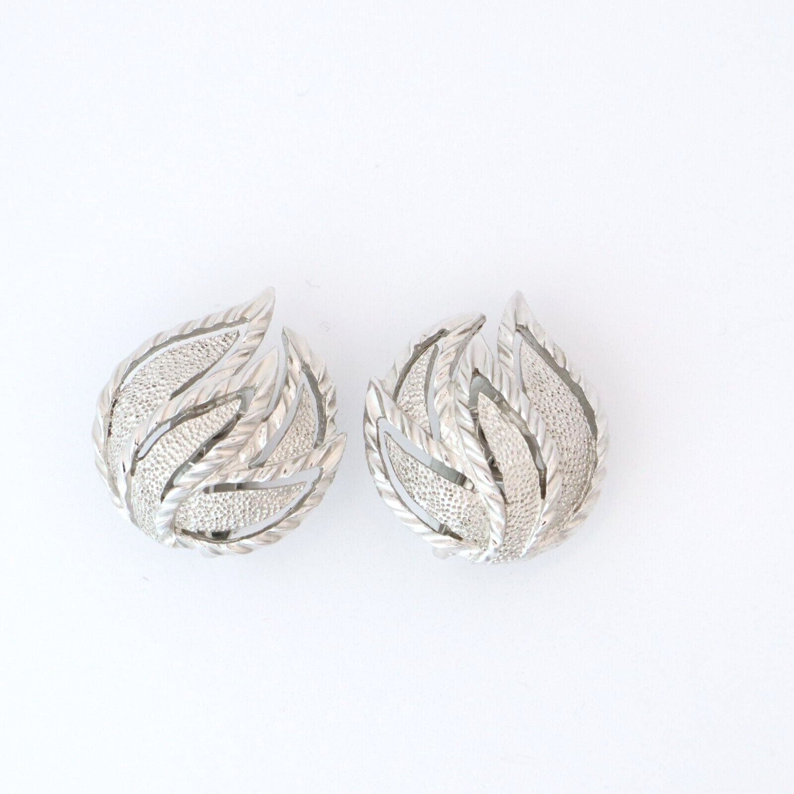 Vintage Crown Trifari Clip On Earrings Silver Tone Brushed Hammered Round