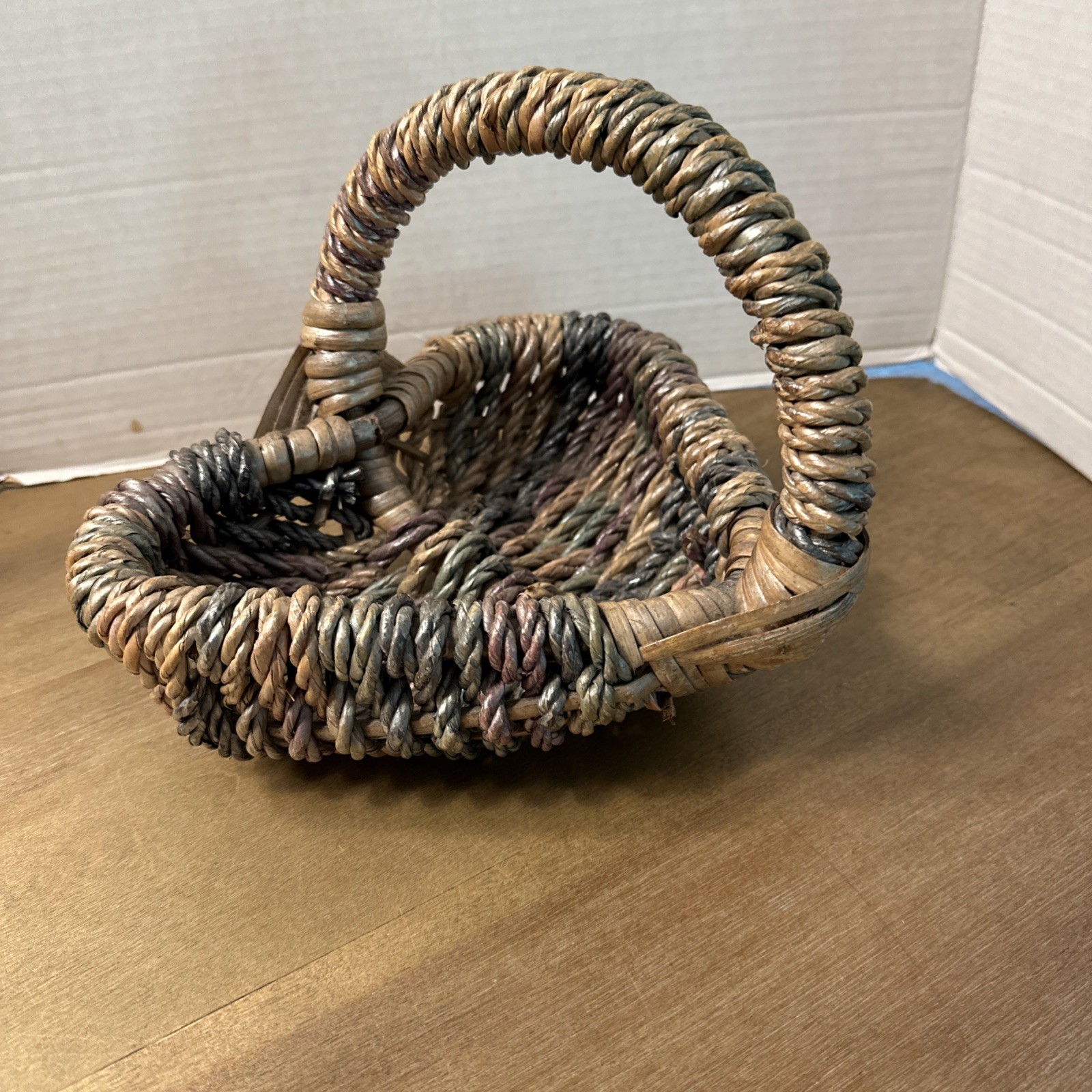Vintage Buttocks Egg Basket Heart Shaped Rustic Farmhouse Cottagecore Wedding