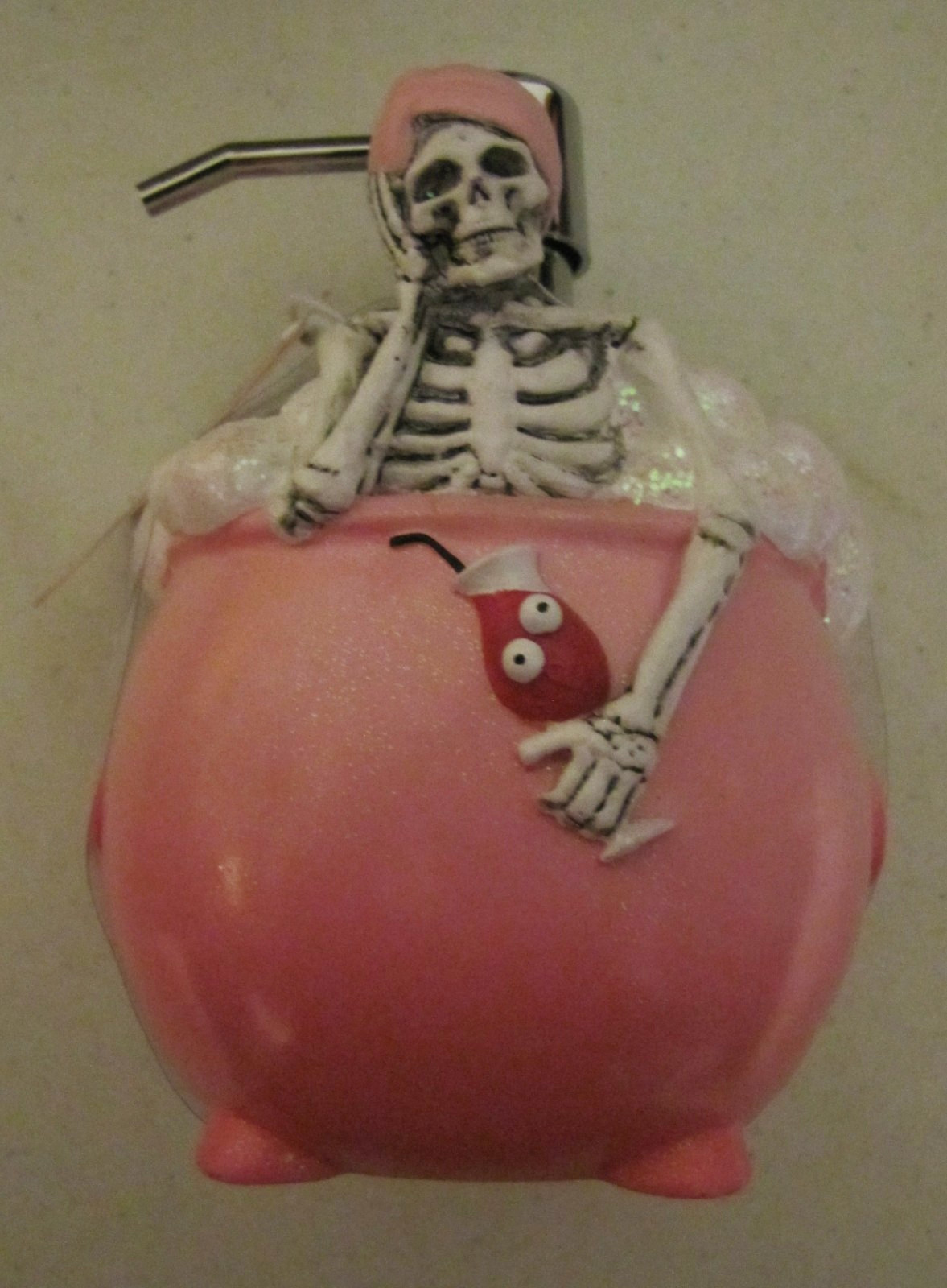 NEW Bone Jour Halloween Ceramic Soap Dispenser. Skeleton in Tub w/ a Cocktail.
