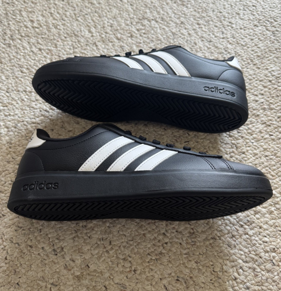 adidas Grand Court 2.0 Men’s Size 10 Black White Sneakers NWT JR0546 Tennis Shoe