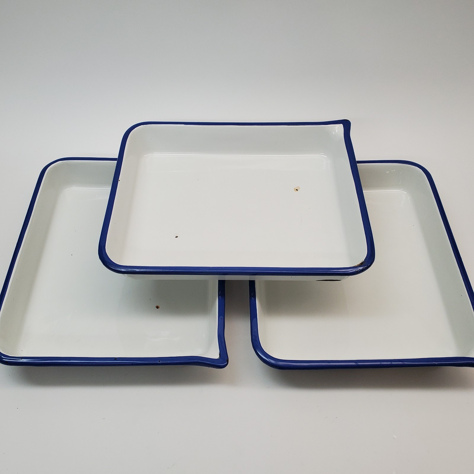 Lot of 3 Vintage 1950s Cesco Enamel Photo Trays White Blue Trim With Spouts