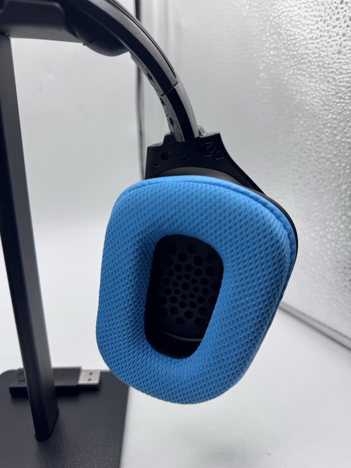 Logitech G935 Wireless DTS:X 7.1 Surround Sound LIGHTSYNC RGB PC Headset, READ