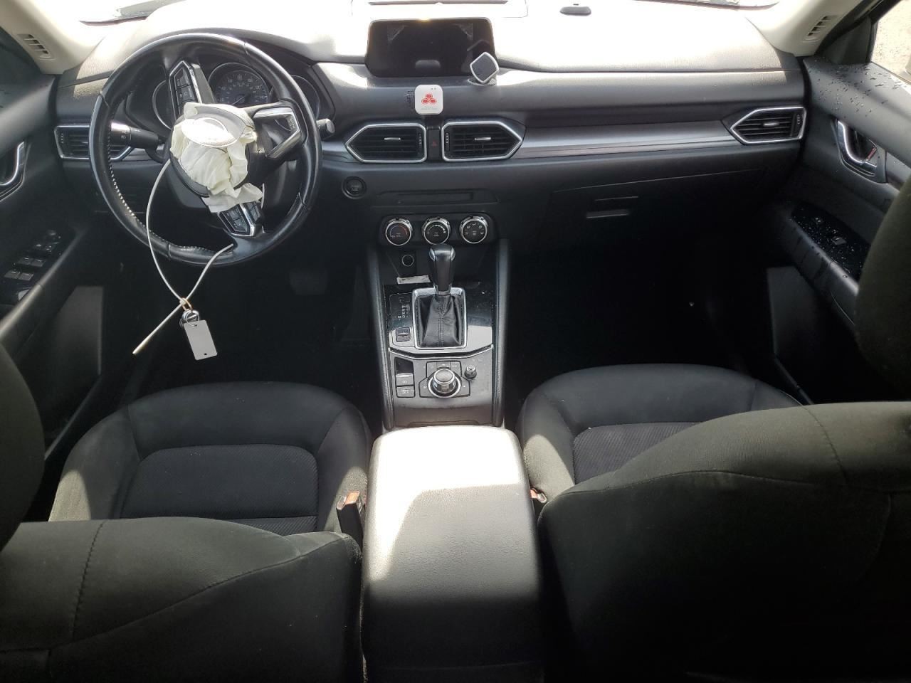 CX-5 2018 Glove Box 4689648