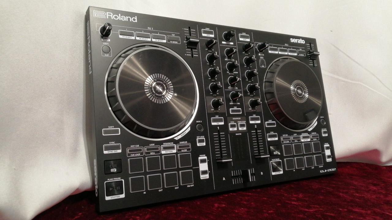 Roland DJ/202 DJ Controller Timecode Ready to Use Pro Edition Used Fully