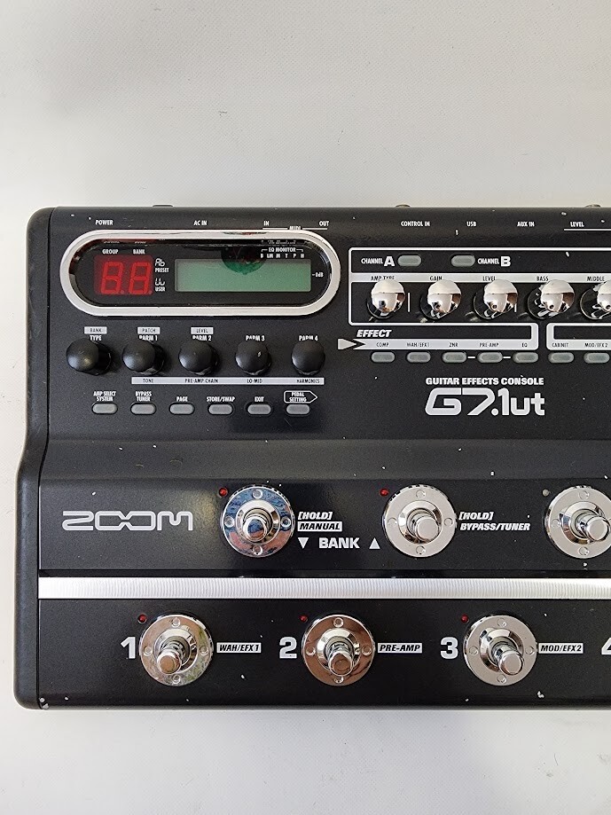 ZOOM G7.1ut Guitar Effects Console Processor With Adapter