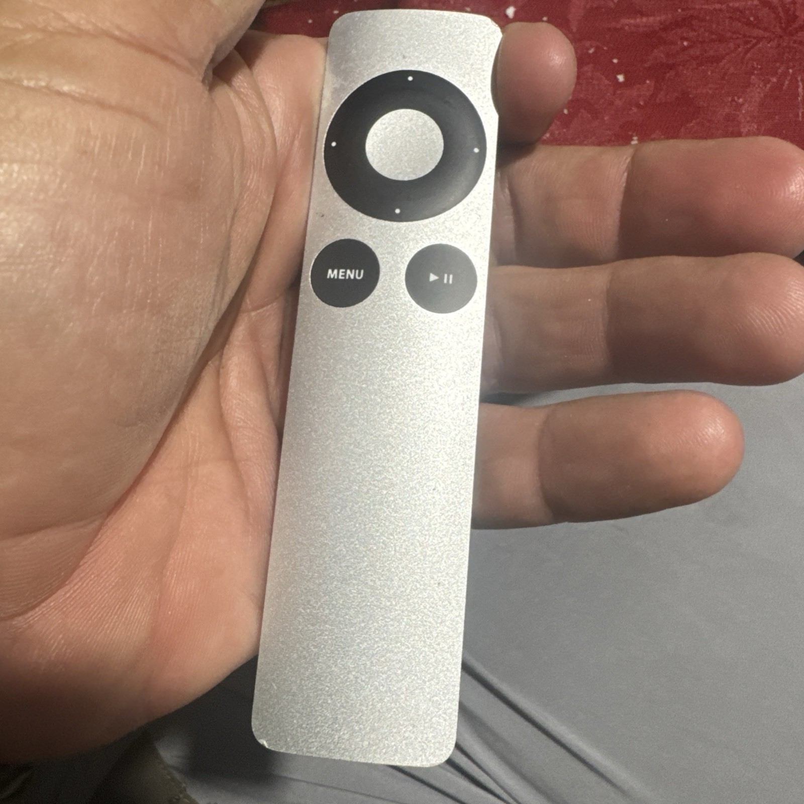 Genuine Apple Silver Remote for TV iPod iMac Macbook Pro Silver A1294