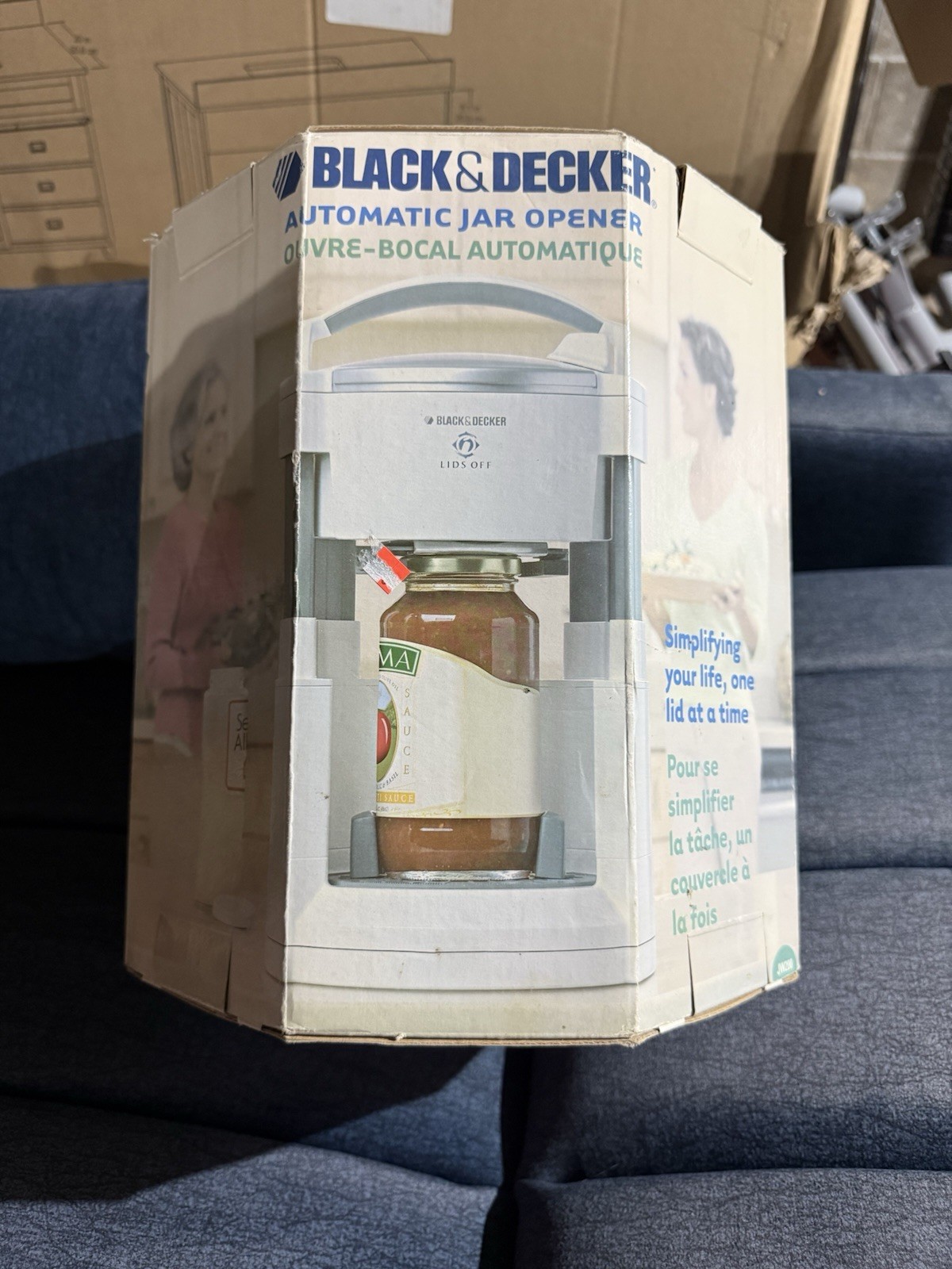 NEW Black & Decker Automatic Jar Opener Lids Off JW200 NIB Electric White