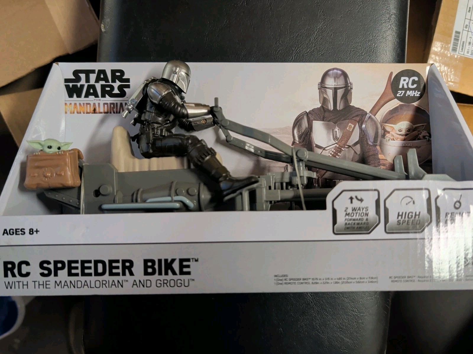 Star Wars The Mandalorian: RC SPEEDER BIKE with The Mandalorian & Grogu! New