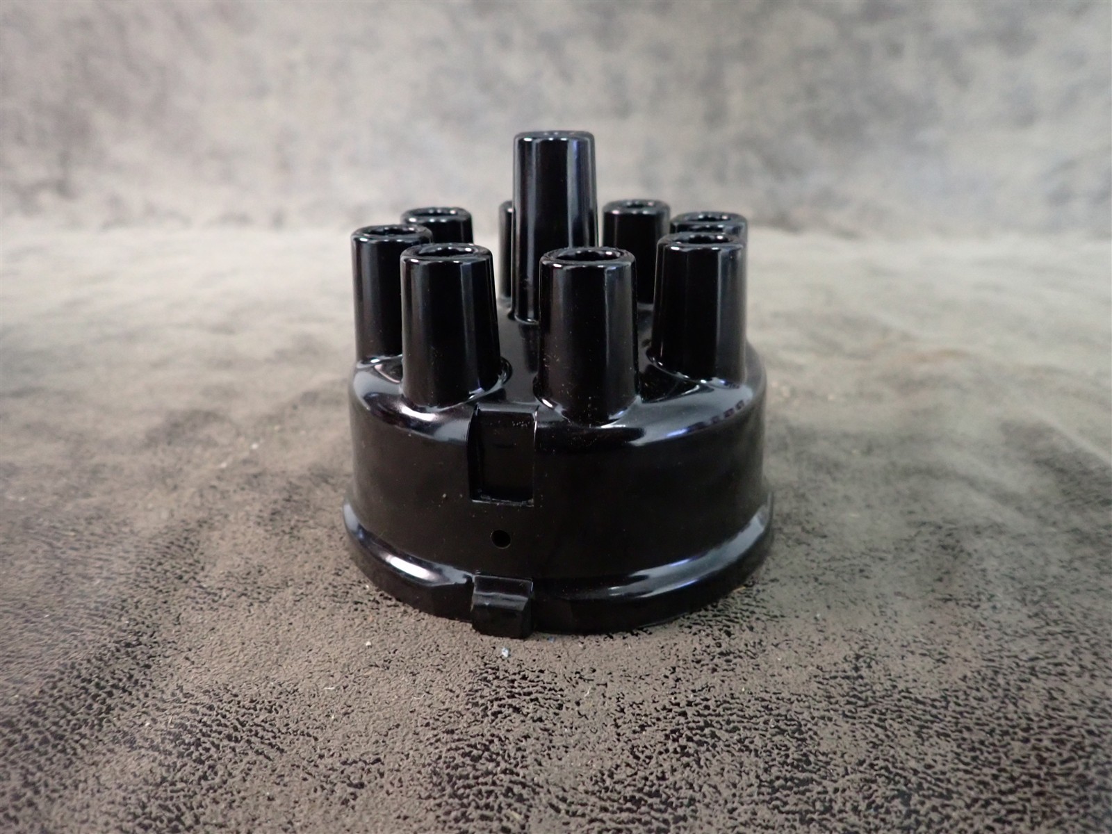 NEW WVE 5D1329 Distributor Cap (G208)