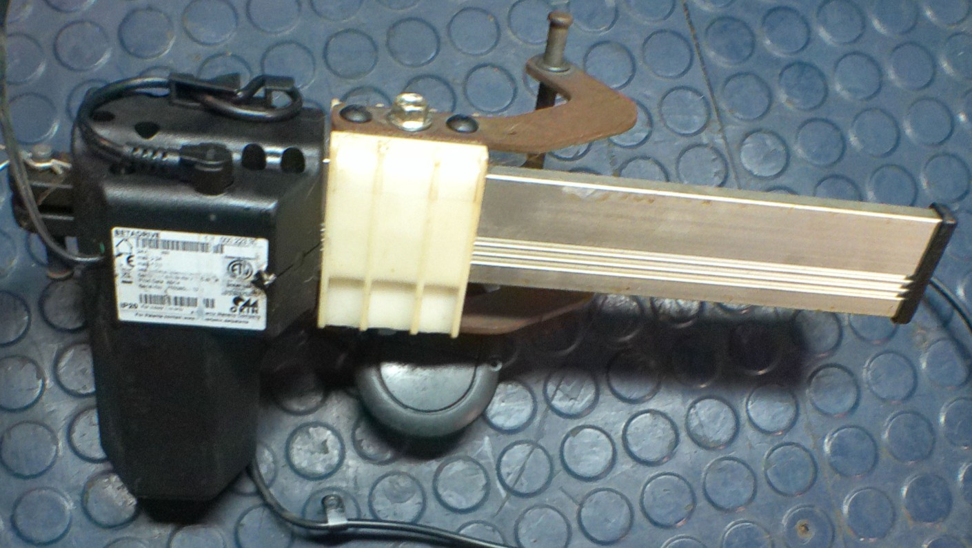 USED La-Z-Boy Motor Actuator Betadrive 1.25.000.223.30 w/ Mounting Bracket/Pins