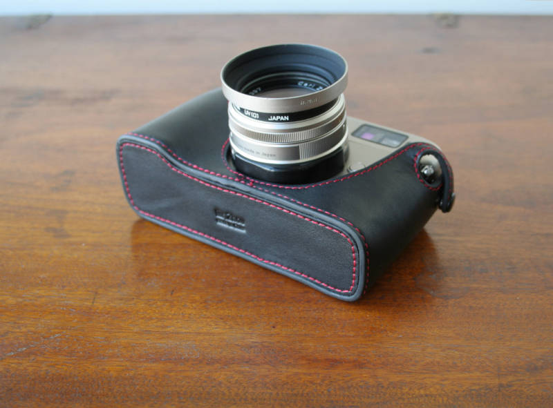 Mr. Zhou Black Leather Half Case with Red Stitching for Contax G2 Camera