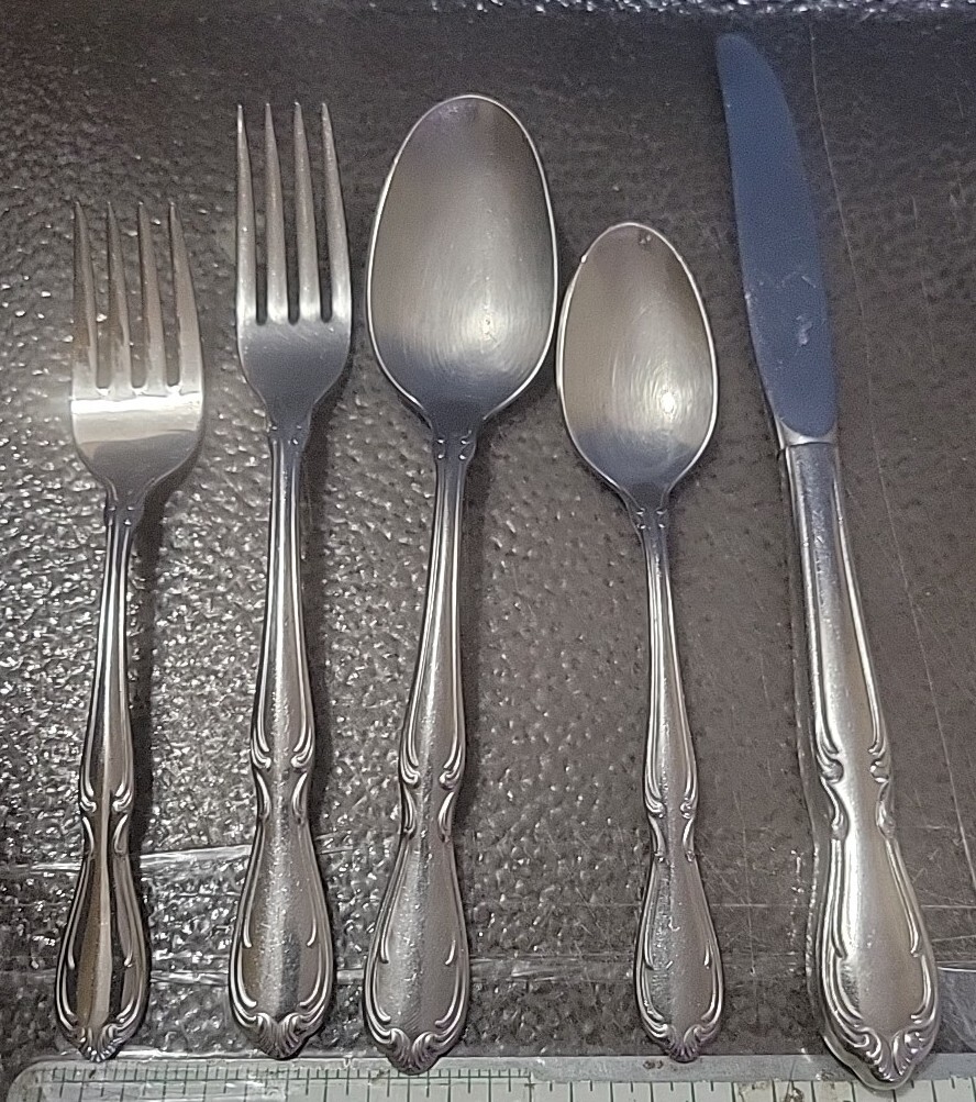 Rogers Cutlery Co Stainless USA Victorian Manor Flatware Set Of 19