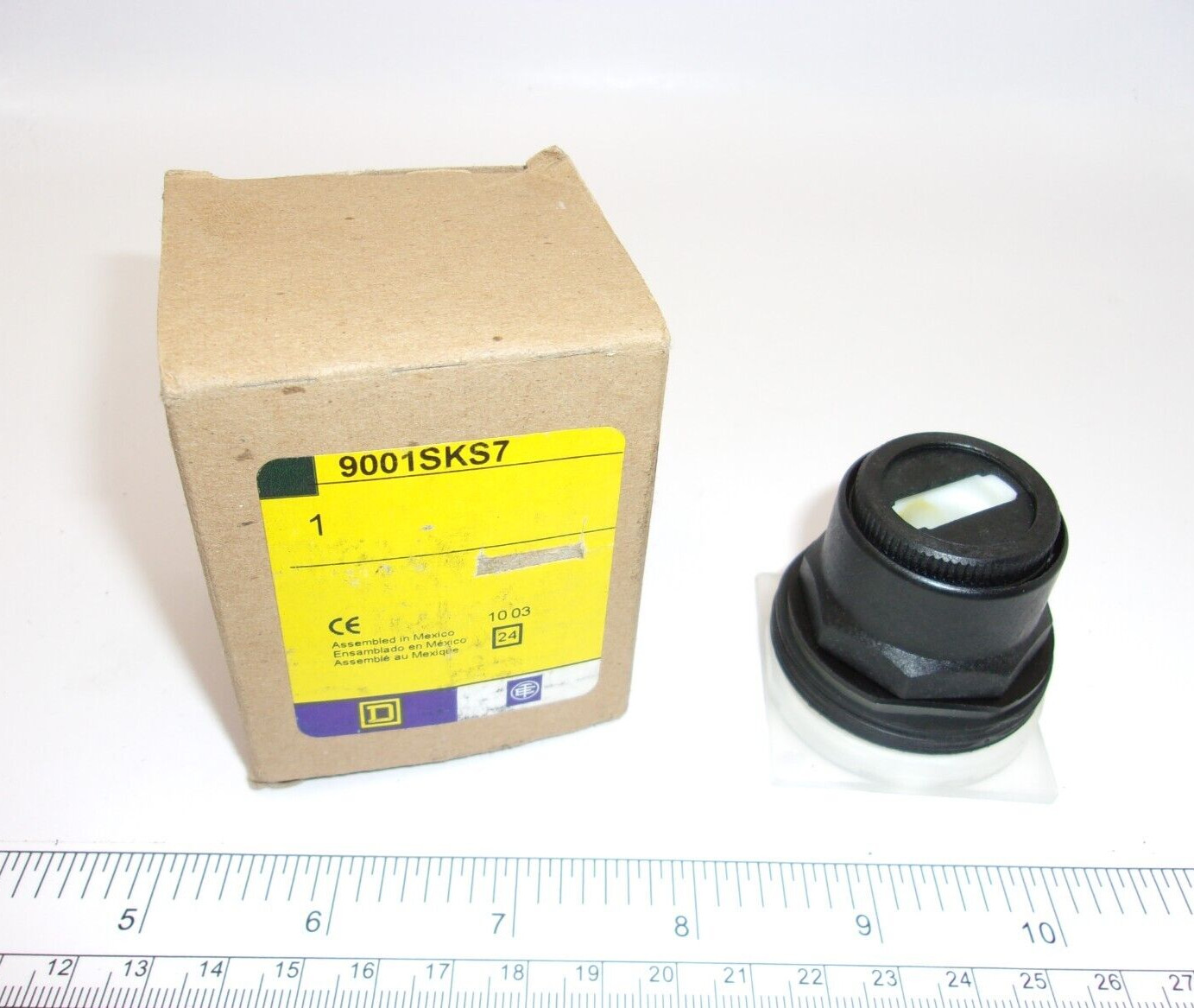 Square D 9001SKS7 Selector Switch Operator Head; 3-Pos; Non-Illum, 1096A